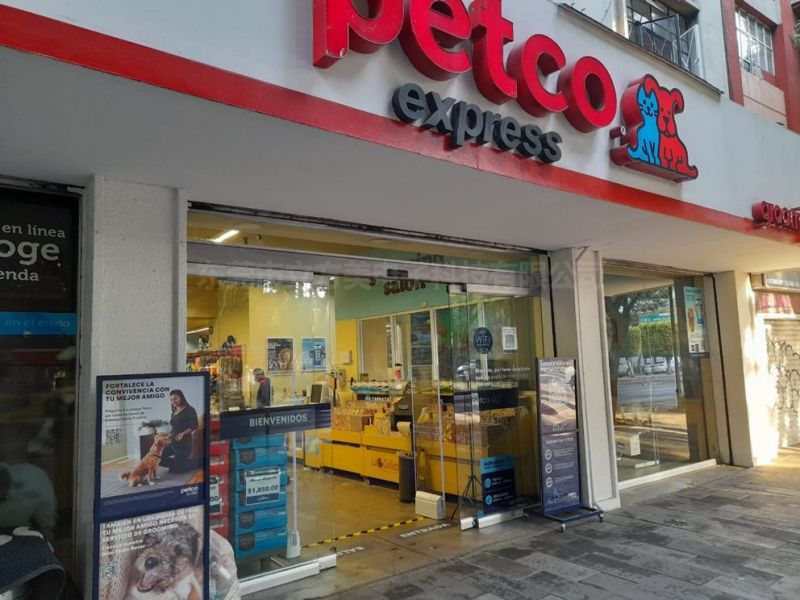 Petco செல்லப்பிராணி கடை எமினோ எதிர்ப்பு திருட்டு சாதனத்தை நிறுவுகிறது